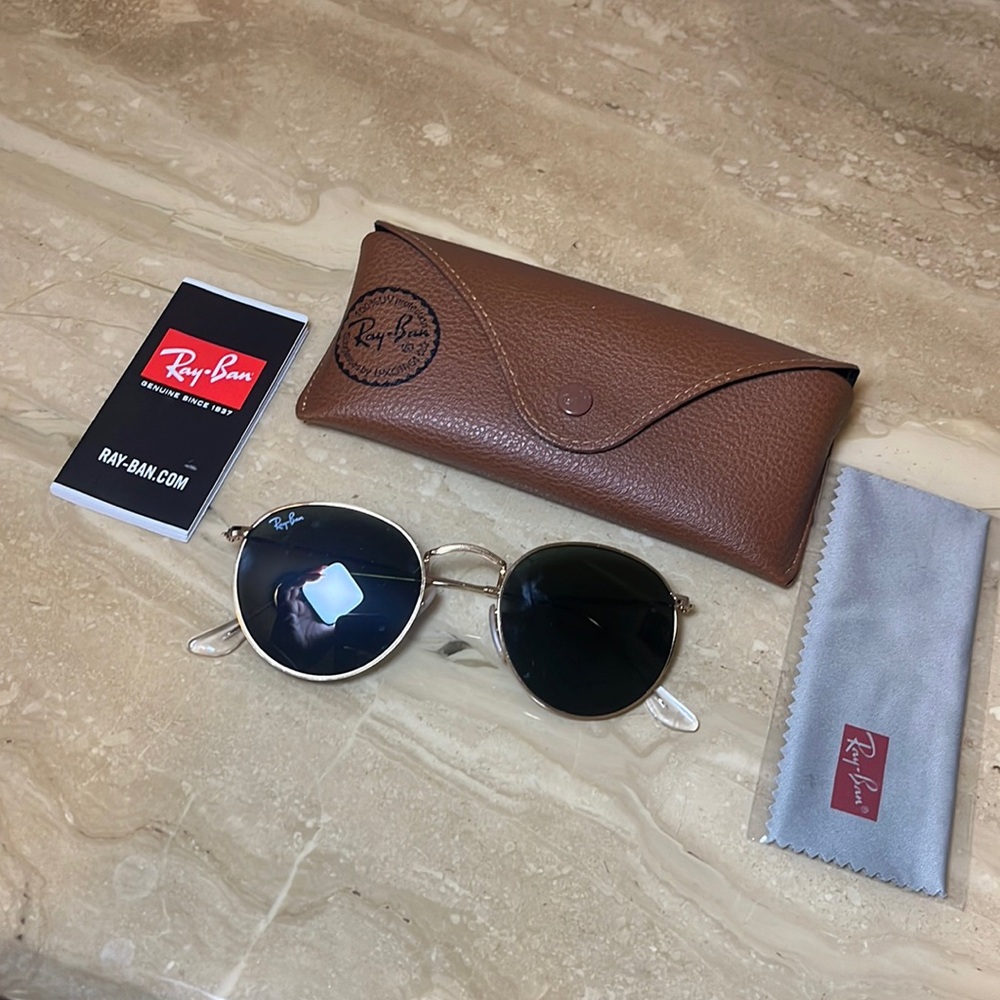 AUTHENTIC RAY-BAN ROUND METAL POLISHED GOLD FRAME / GREEN LENSES LIKE NEW